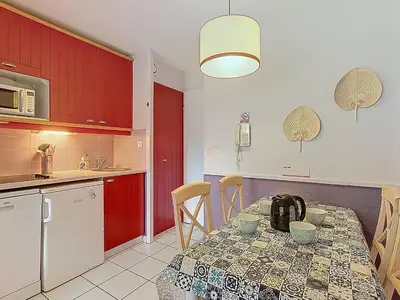 Cuisine ou kitchenette dans l'établissement Appartement confortable 4 pers. proche golf - FR-1-857-50