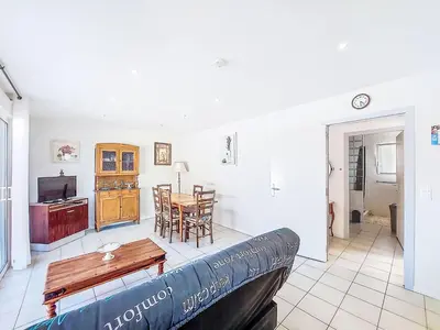 Cuisine ou kitchenette dans l'établissement Holiday Home Laplace by Interhome