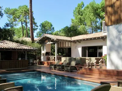 Piscine de l'établissement Villa Almadoti - ARCHIK Pyla-sur-Mer ou située à proximité