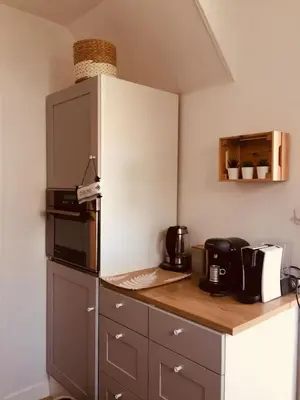 Cuisine ou kitchenette dans l'établissement maison des muriers au calme