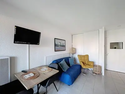 Télévision ou salle de divertissement dans l'établissement Appartement T2 avec Piscine à Vieux-Boucau - FR-1-857-52