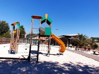 Aire de jeux pour enfants de l'établissement Grand Mobil-home 262