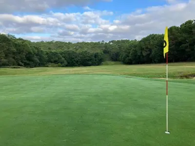 Golf sur le terrain de l'appartement ou à proximité