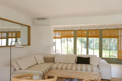 Coin salon dans l'établissement Villa Les Voiles - ARCHIK Pyla sur Mer - Accès plage