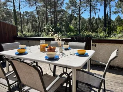 Balcon ou terrasse dans l'établissement Pignada Maison 6p vue sur les Pins mimizan plage