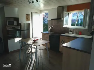 Cuisine ou kitchenette dans l'établissement Castorette, au calme, petit déjeuner compris