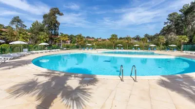 Piscine de l'établissement Allee des Dunes N31 -3P6 ou située à proximité