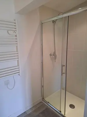Salle de bains dans l'établissement Ateka 2 appartements 4 chambres