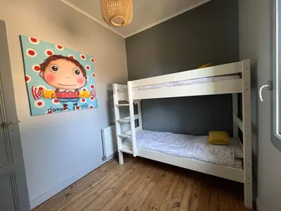 Un ou plusieurs lits dans un hébergement de l'établissement Villa Artémis - 50m de la plage - 10 personnes