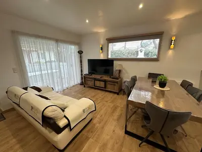 Télévision ou salle de divertissement dans l'établissement Jade Mimizan Beach, Cosy and space House rental for up to 6 people