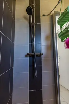 Salle de bains dans l'établissement la resiniere
