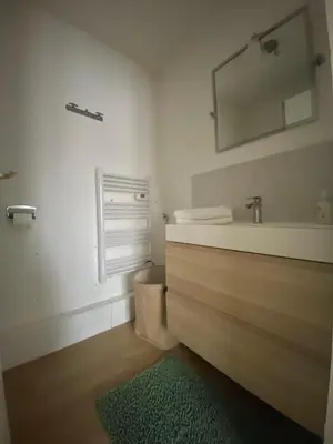 Salle de bains dans l'établissement Studio centre de Dax Séjours semaine et curistes