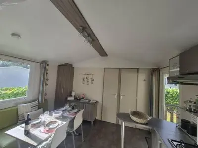 Cuisine ou kitchenette dans l'établissement Camping le Soleil des Landes