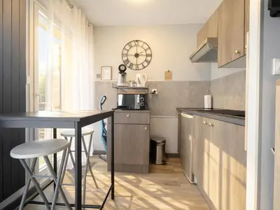 Cuisine ou kitchenette dans l'établissement Studio tout confort avec terrasse & parking sécurisé à La Teste-de-Buch - FR-1-474-289