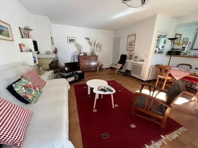 Coin salon dans l'établissement Seignosse Océan Villa patio familiale 5/6 personnes – Jardin terrasses – Plage à pied