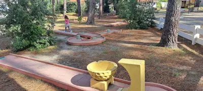 Jardin de l'établissement Mobil home camping les Oyats
