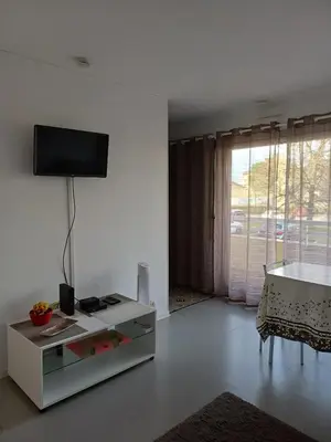 Télévision ou salle de divertissement dans l'établissement Charmant studio avec balcon à Saint-Paul-lès-Dax 25 m²