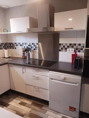 Cuisine ou kitchenette dans l'établissement MAISON en location pour cures