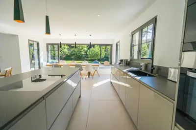 Cuisine ou kitchenette dans l'établissement Pyla - Calme absolu - 5mn de la plage
