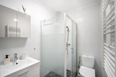 Salle de bains dans l'établissement Studio paisible, lac et Thermes