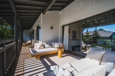 Coin salon dans l'établissement Pyla - Sublime villa - Accès privé au Bassin
