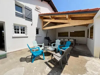 Terrasse ou espace extérieur de l'établissement Viva la Vida Kids friendly Refait à neuf 10p bourg