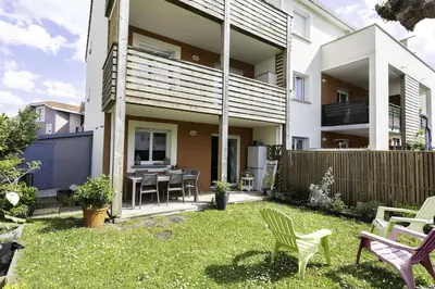 Jardin de l'établissement Havre de paix familial à Biscarrosse : Jardin, piscine, plages lac à 10 min