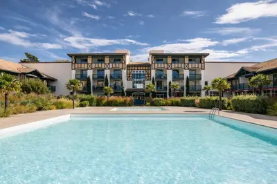 Piscine de l'établissement Maison villa Lilou , avec piscine, sur le golf, plage à 10 min à pied ou située à proximité
