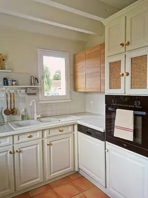 Cuisine ou kitchenette dans l'établissement Landes House With Direct Lake Access In Soustons