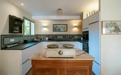 Cuisine ou kitchenette dans l'établissement Loft In A 5-Hectare Estate Near Contis