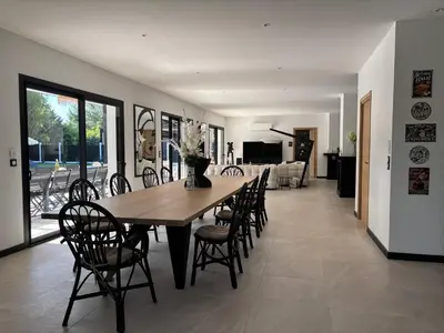 Coin salon dans l'établissement Villa J