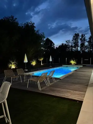 Piscine de l'établissement Villa J ou située à proximité