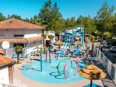 Aire de jeux pour enfants de l'établissement Mobil-home 6 Pers, Terrasse - API-1-52-1626