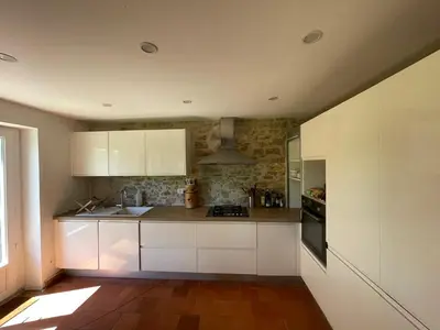 Cuisine ou kitchenette dans l'établissement Maison Calme Bord de l'Adour -Plages & Montagnes
