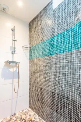Salle de bains dans l'établissement Bel appartement, résidence avec piscine