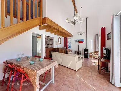 Coin salon dans l'établissement Villa 8 pers., piscine, Soustons - FR-1-857-68