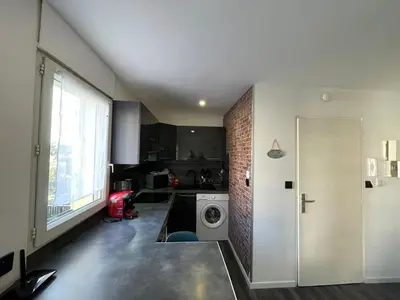Télévision ou salle de divertissement dans l'établissement Studio Rénové au Port avec Terrasse et WiFi - FR-1-413-264