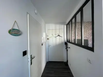 Plan de l'établissement Studio Rénové au Port avec Terrasse et WiFi - FR-1-413-264