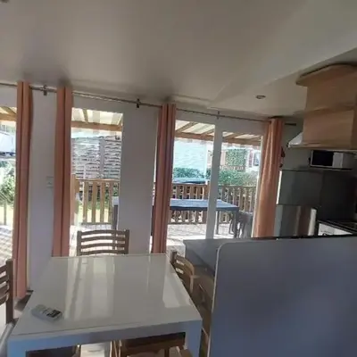 MH 353 tout confort 3 chambres et 2 salles de bain dans camping 4 étoiles