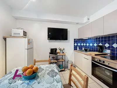 Cuisine ou kitchenette dans l'établissement Appartement T2 4 pers avec terrasse à Vieux-Boucau - FR-1-857-70