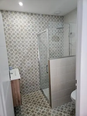 Salle de bains dans l'établissement La Belle des Pins