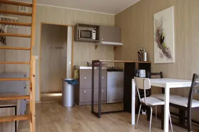 Cuisine ou kitchenette dans l'établissement Adorable tiny-house