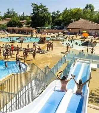Piscine de l'établissement Mobilhome Le Coin Bonheur ou située à proximité