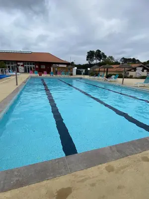 Piscine de l'établissement Mobilhome 592 ou située à proximité
