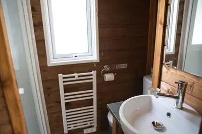 Salle de bains dans l'établissement COTTAGE VIP du Bassin