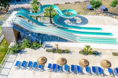 Piscine de l'établissement Mobil-home Dunes de Contis Chez Bibou ou située à proximité