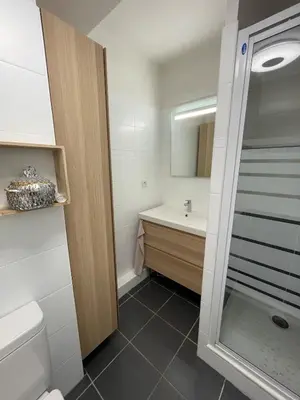 Salle de bains dans l'établissement Studio loft city center