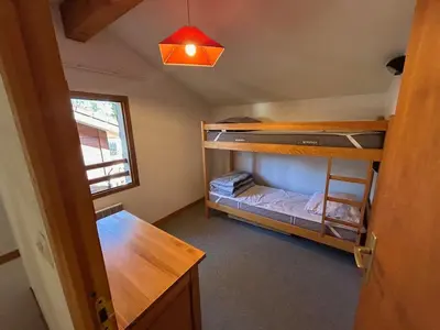 Un ou plusieurs lits dans un hébergement de l'établissement maison village khelus