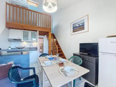 Cuisine ou kitchenette dans l'établissement Holiday Home Plage sud-4 by Interhome