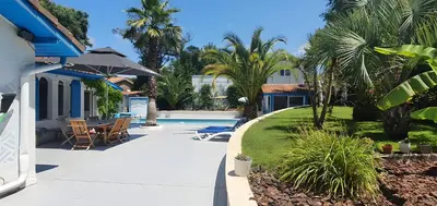Jardin de l'établissement Studio proche de l'Océan - Calme et Pratique